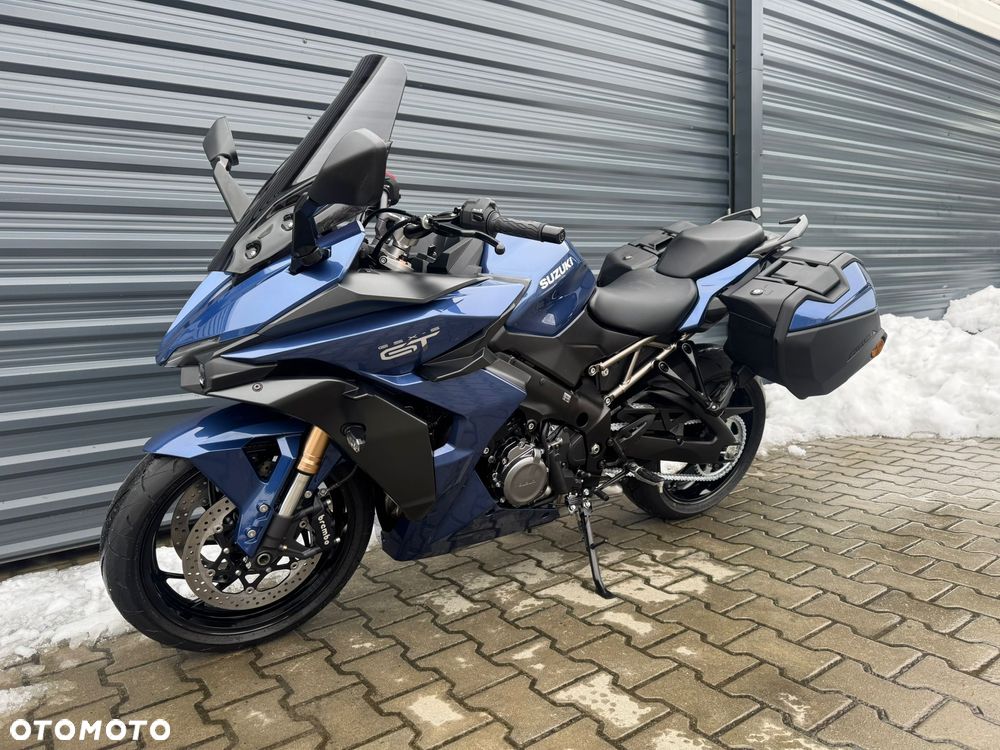 Suzuki GSX - 3