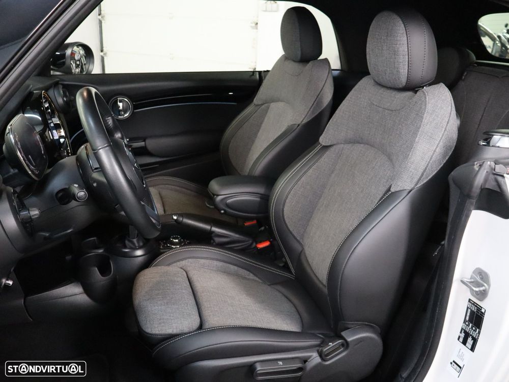 MINI Cabrio Cooper Auto - 11