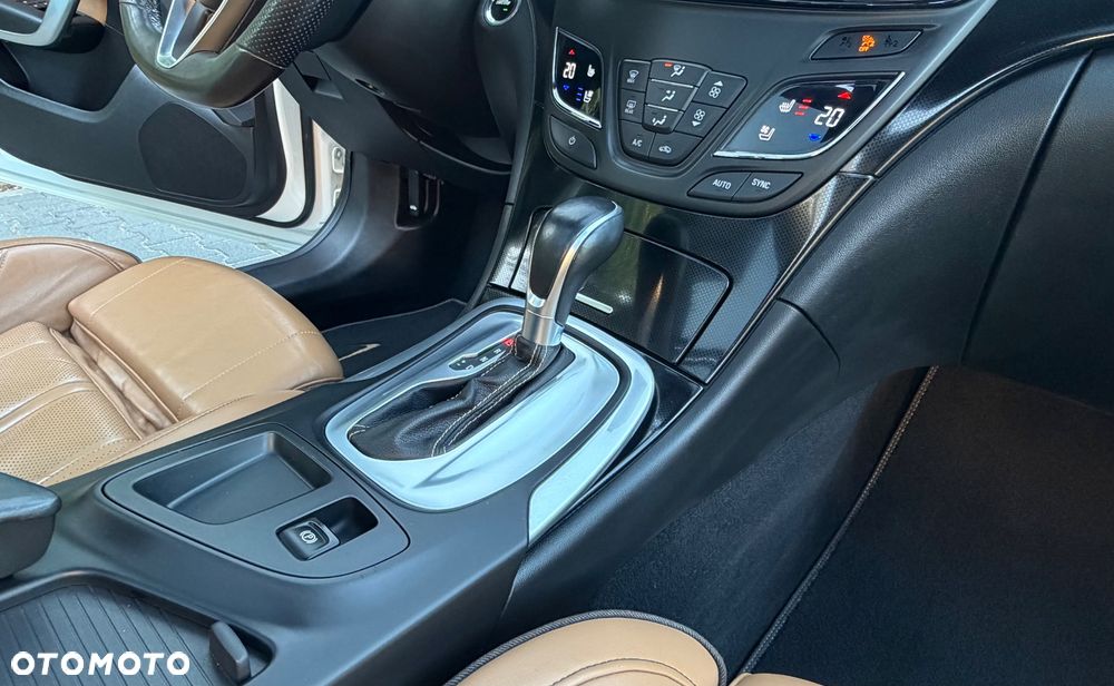 Opel Insignia - 36
