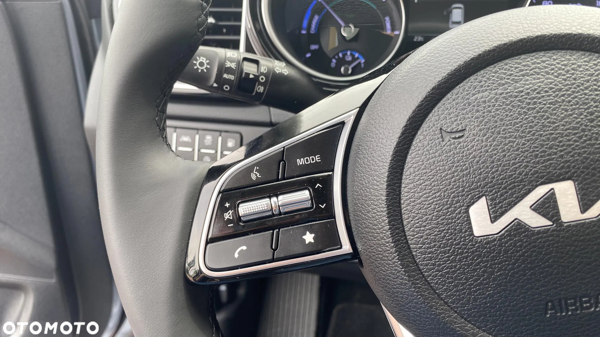 Kia Ceed 1.6 GDI PHEV L DCT - 11