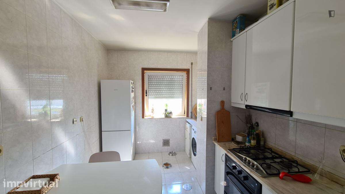 Quarto - localizado em Paranhos Porto - Grande imagem: 3/6