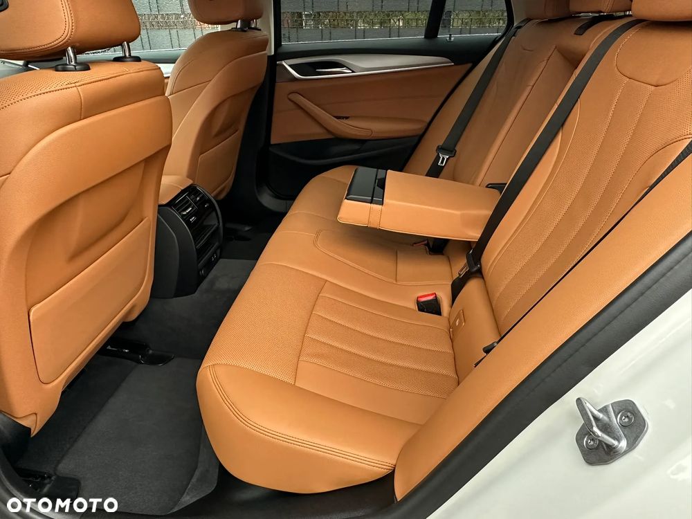 BMW Seria 5 520d xDrive - 19