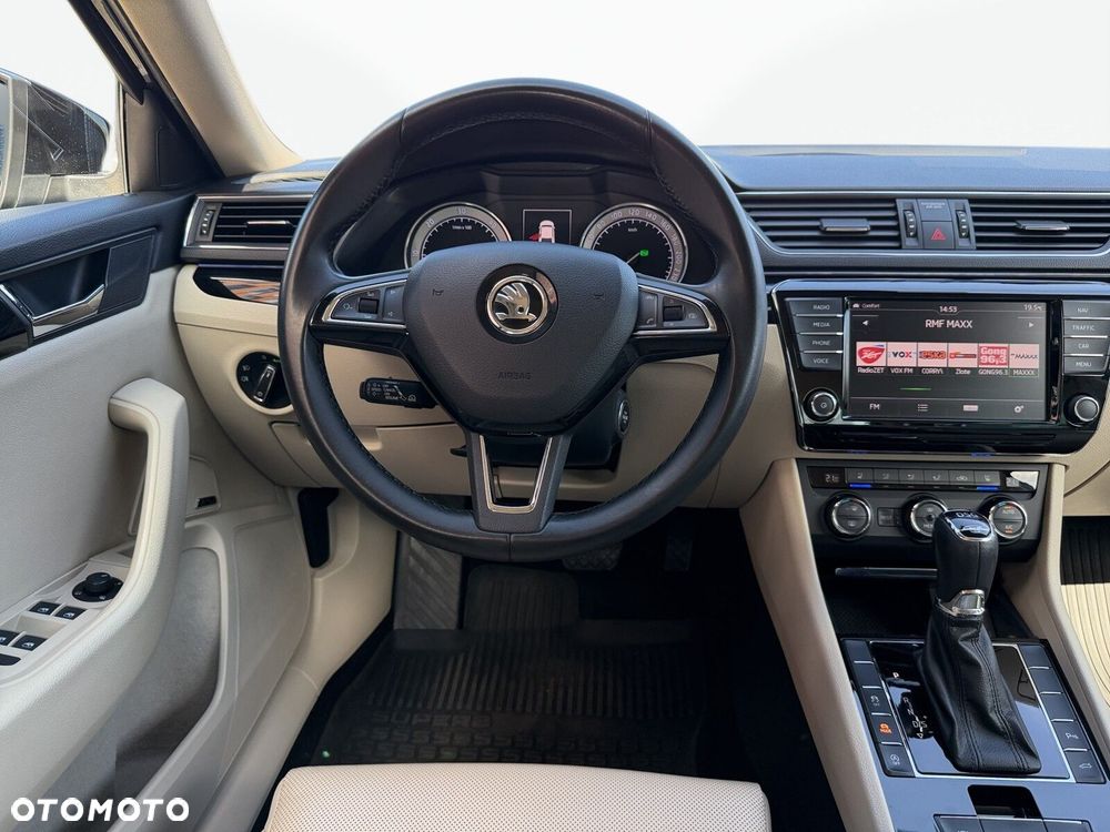 Skoda Superb 2.0 TDI 4x4 L&K DSG - 20