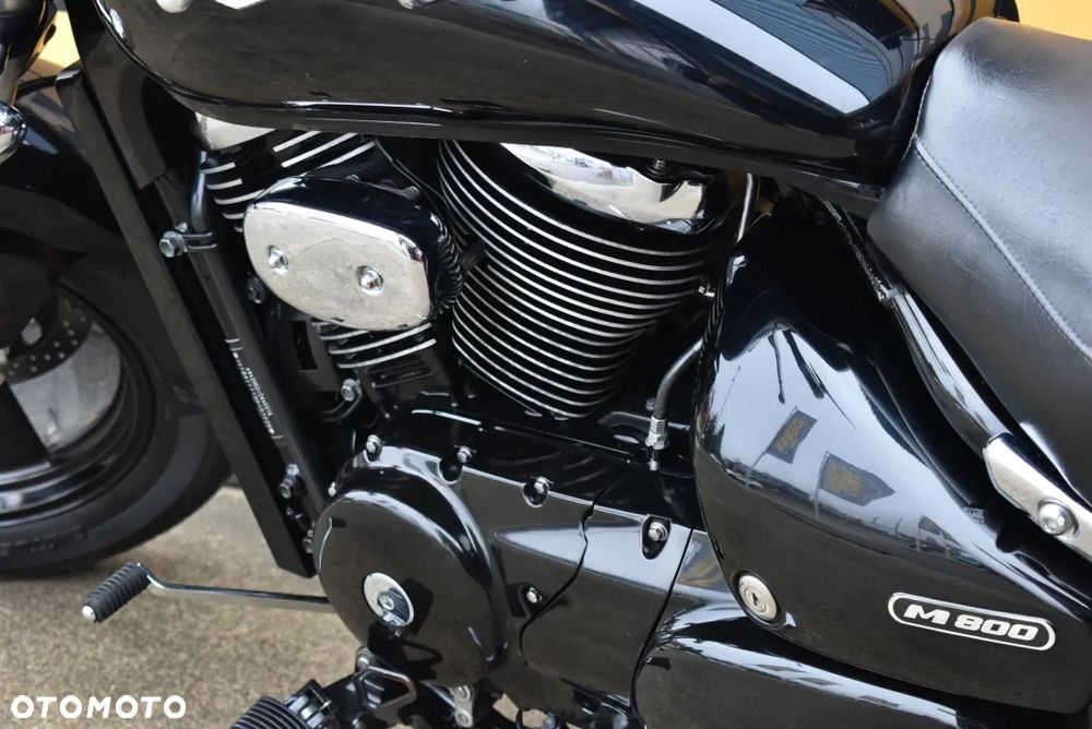 Suzuki Intruder - 19