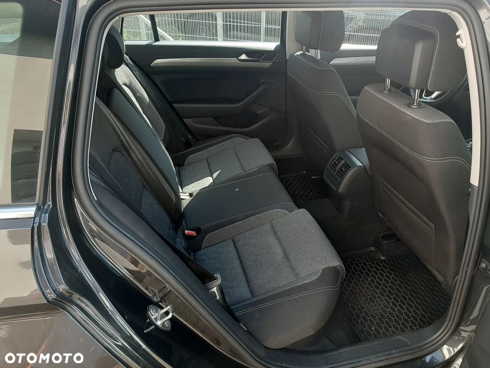 Volkswagen Passat 2.0 TDI EVO Business DSG - 26