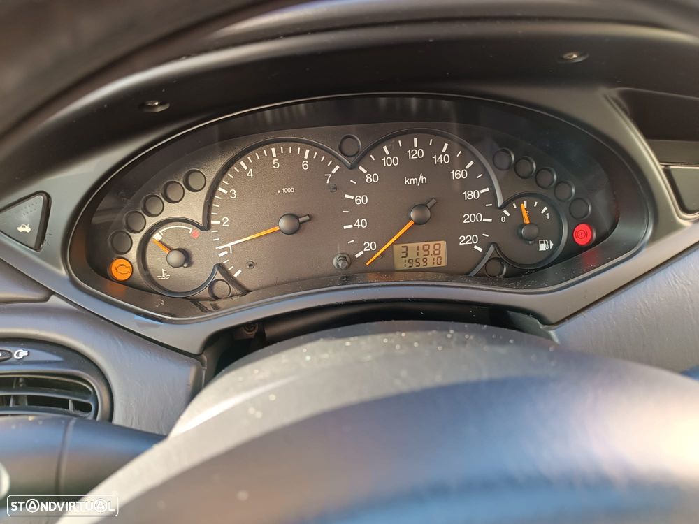 Ford Focus 1.4 Ambiente - 8