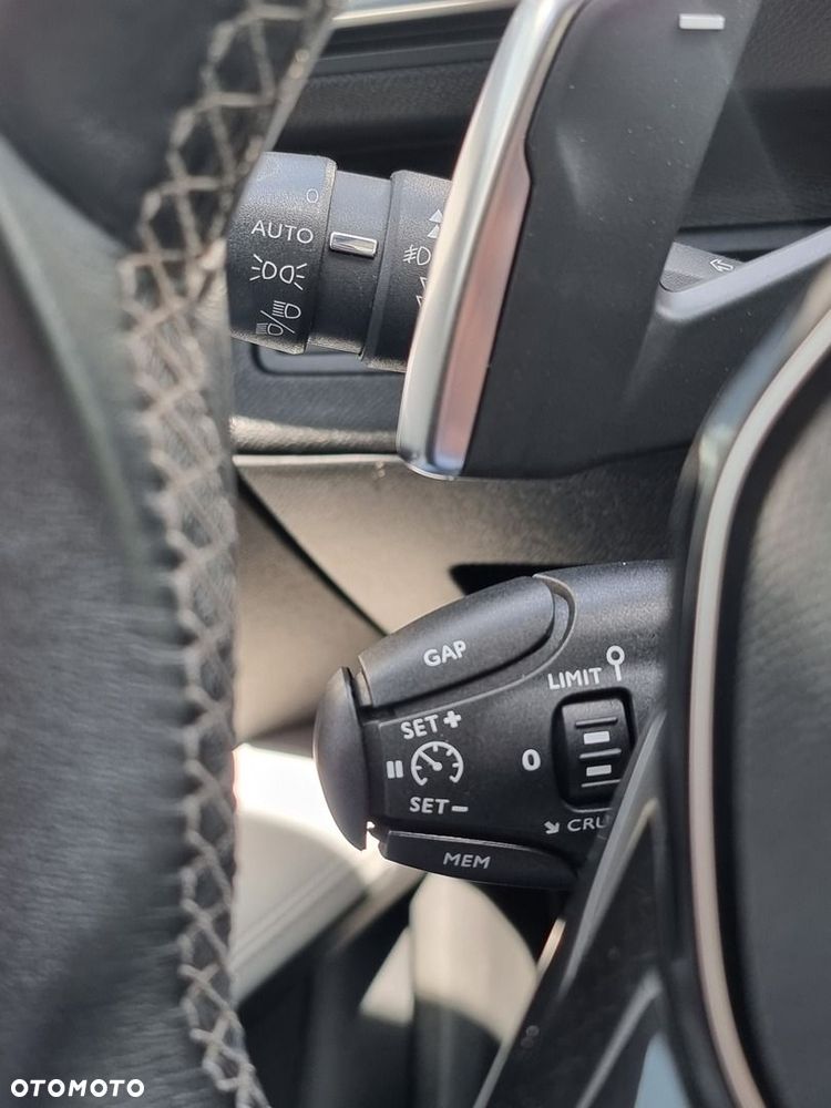 Peugeot 3008 1.6 THP Allure S&S EAT6 - 38