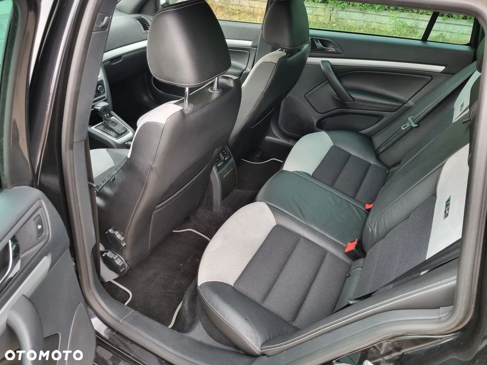 Skoda Octavia 2.0 TDI DPF RS DSG - 26