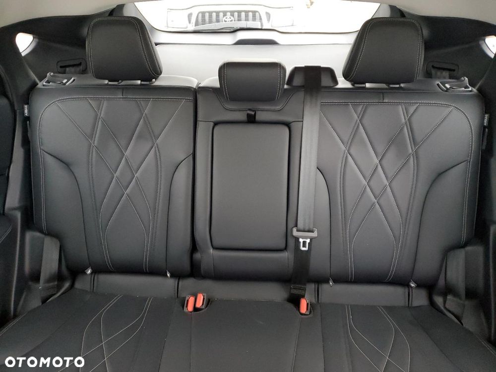 Ford Mustang Mach-E - 10