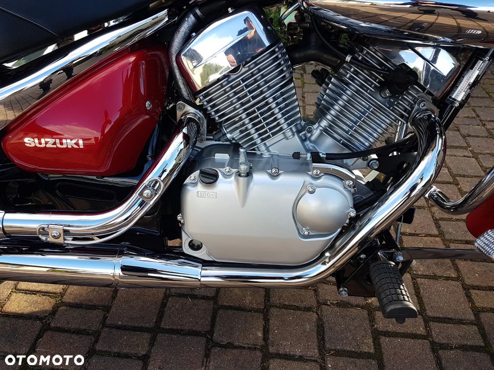 Suzuki Intruder - 13