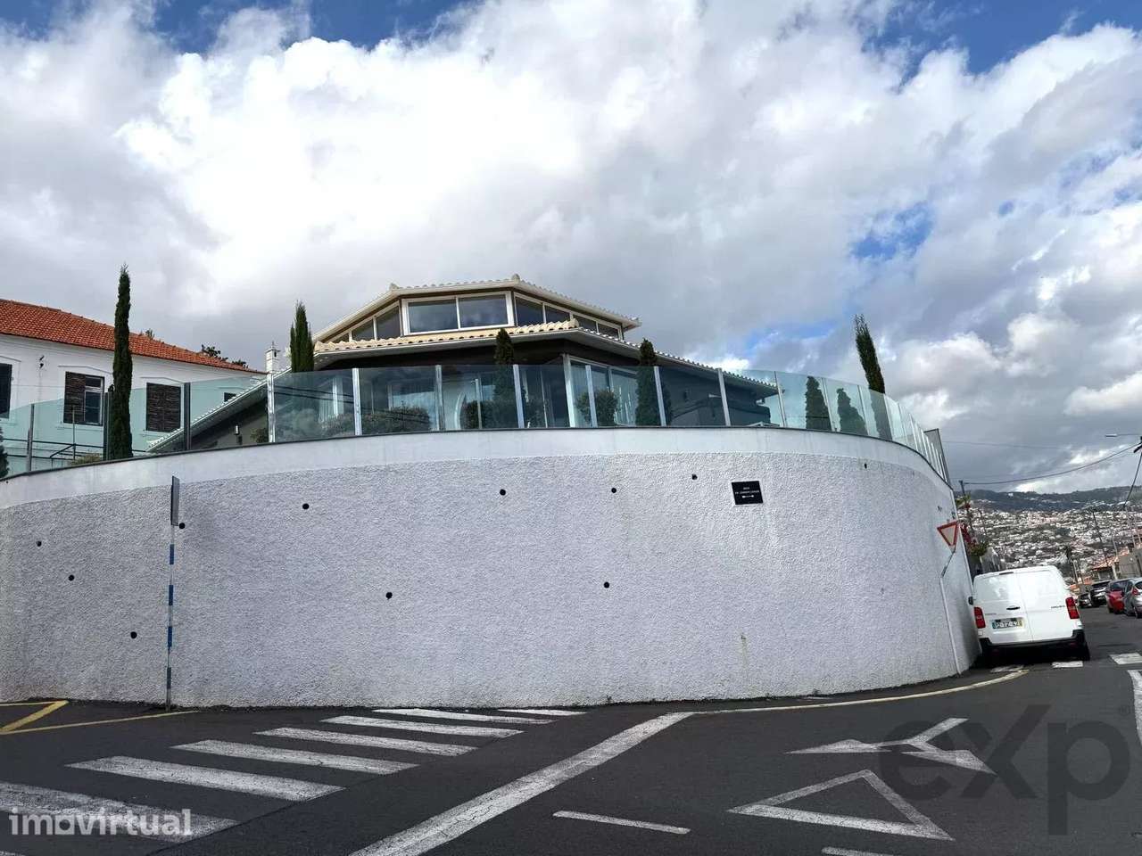 MORADIA COMTEMPORÂNEA DE LUXO | FUNCHAL ! PORTUGAL - Grande imagem: 2/32
