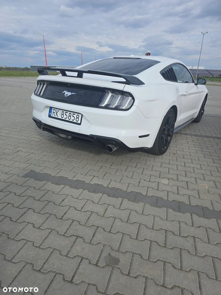 Ford Mustang - 26