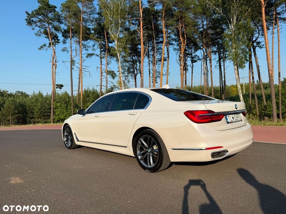 BMW Seria 7 750i xDrive - 12