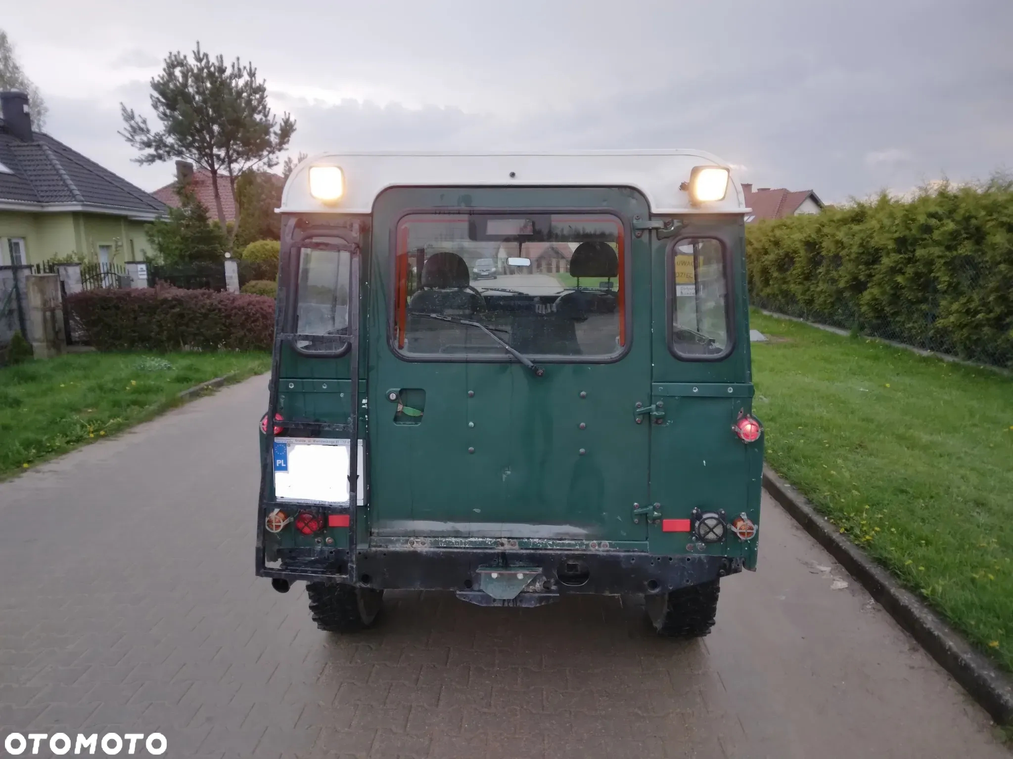 Land Rover Defender 110 2.5 TDI - 12