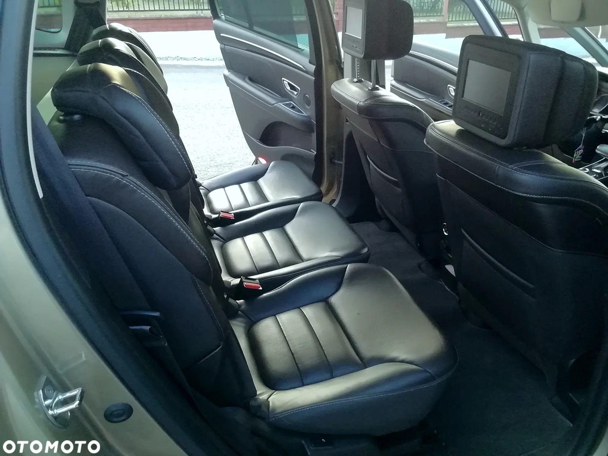 Renault Espace 1.6 dCi Energy Initiale Paris EDC 7os - 14