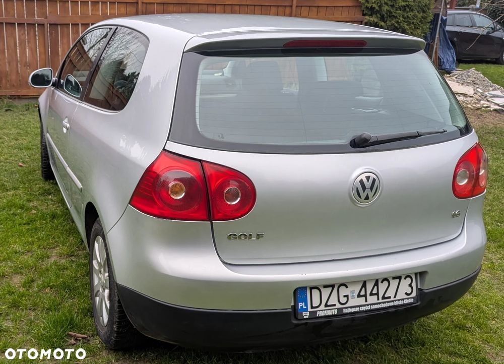 Volkswagen Golf 1.6 Trendline - 2
