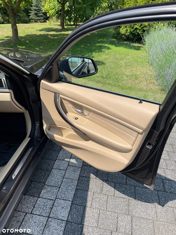 BMW Seria 3 318d Luxury Line - 11