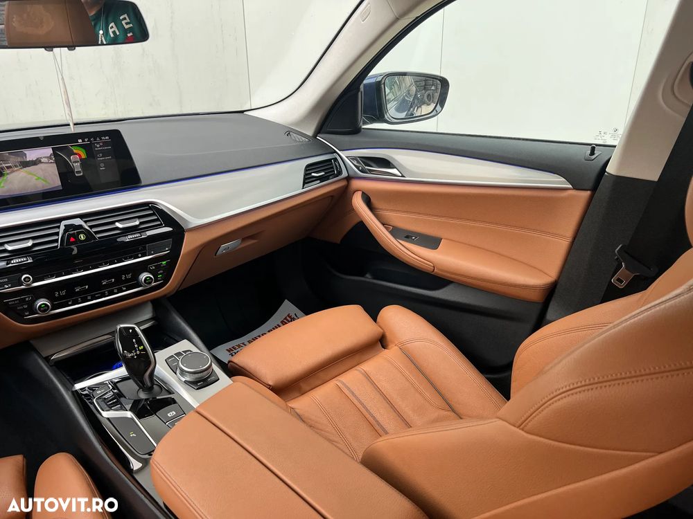 BMW Seria 5 520d xDrive AT - 28