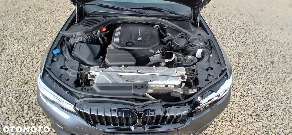 BMW Seria 3 318d Sport Line - 19