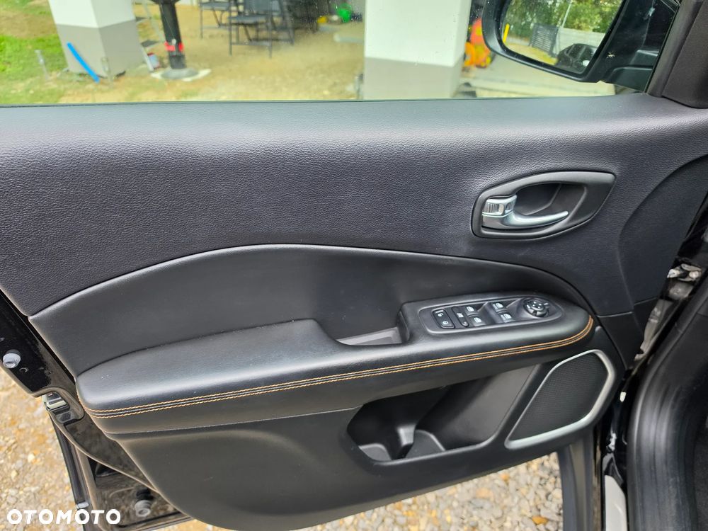 Jeep Compass 1.4 TMair Limited FWD S&S - 27