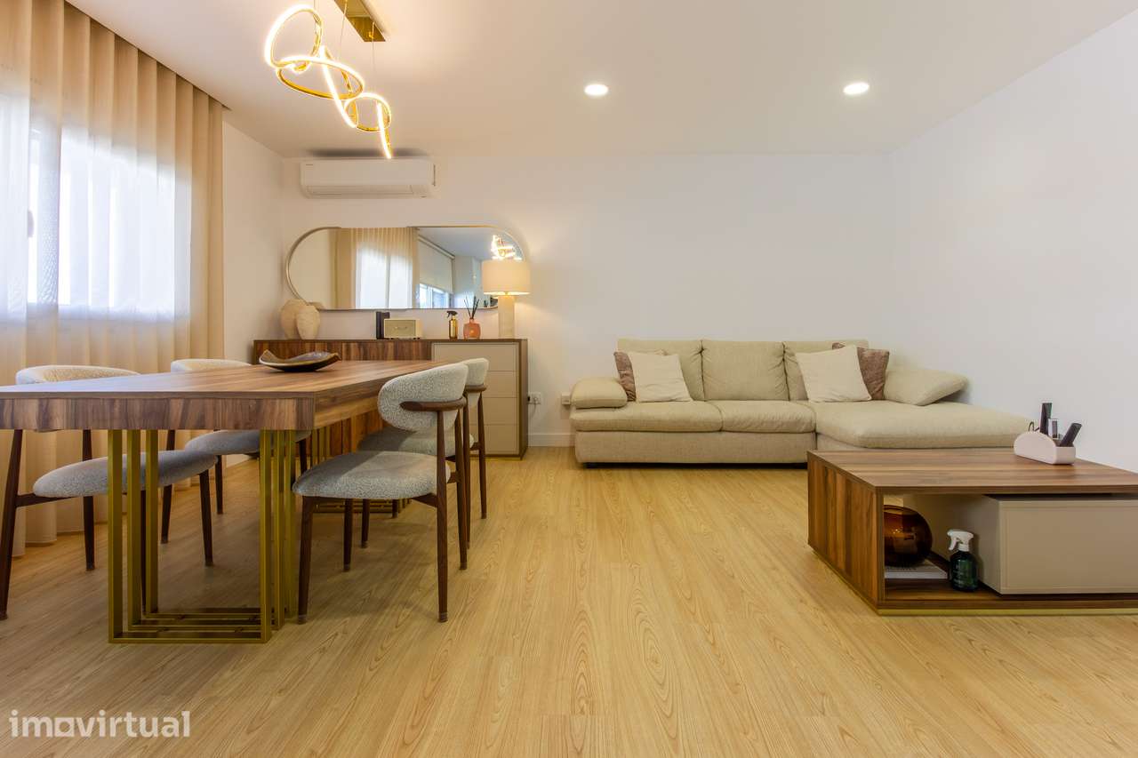 Apartamento T2 com A/C e arrecadação- Barreiro Perto da Praia e Centro - Grande imagem: 3/22