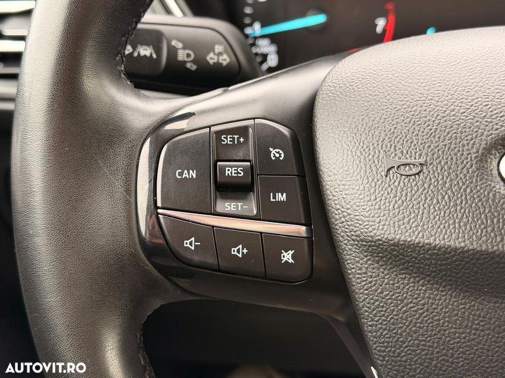 Ford Focus 1.0 EcoBoost Titanium - 28