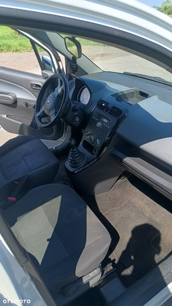 Opel Agila 1.0 Essentia - 9