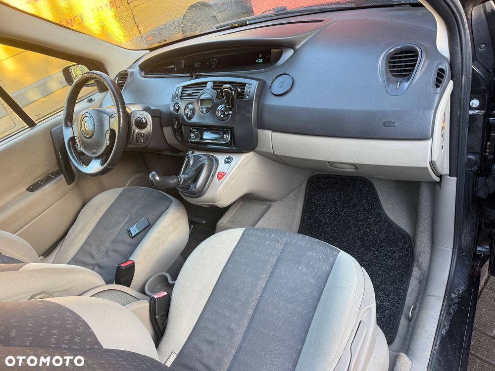 Renault Scenic 1.6 16V Confort Expression - 6