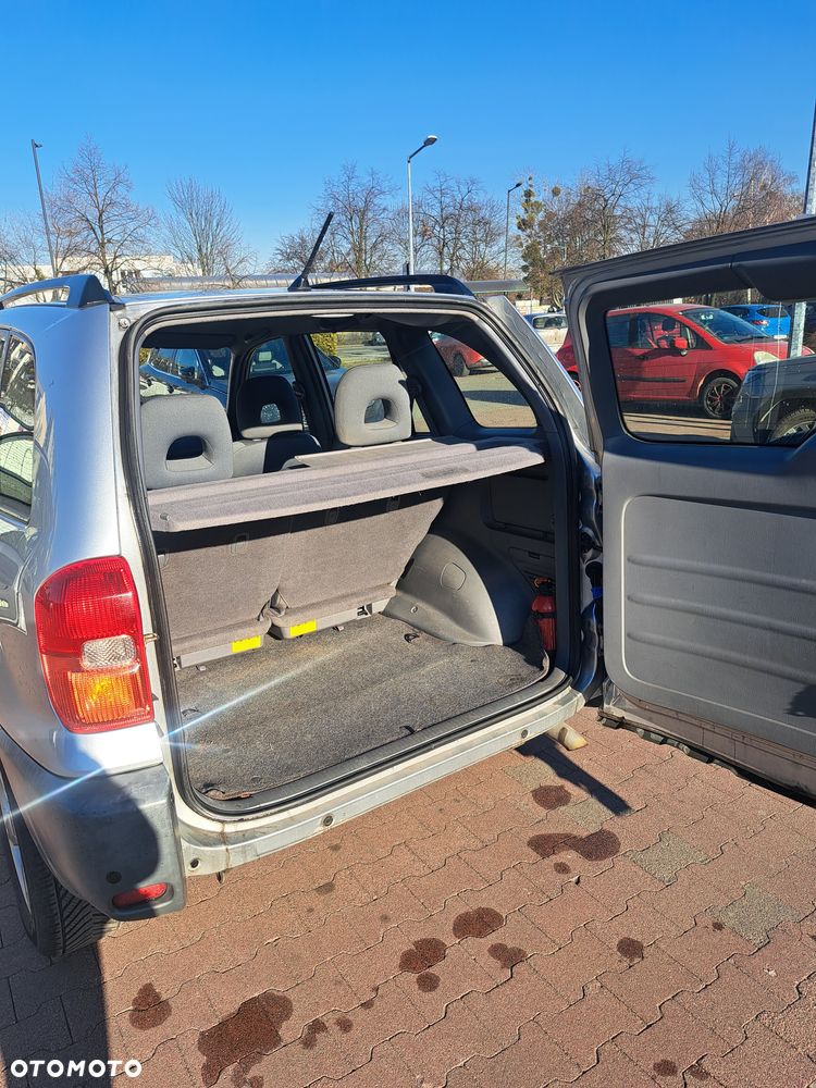 Toyota RAV4 2.0 D-4D 4x4 - 10