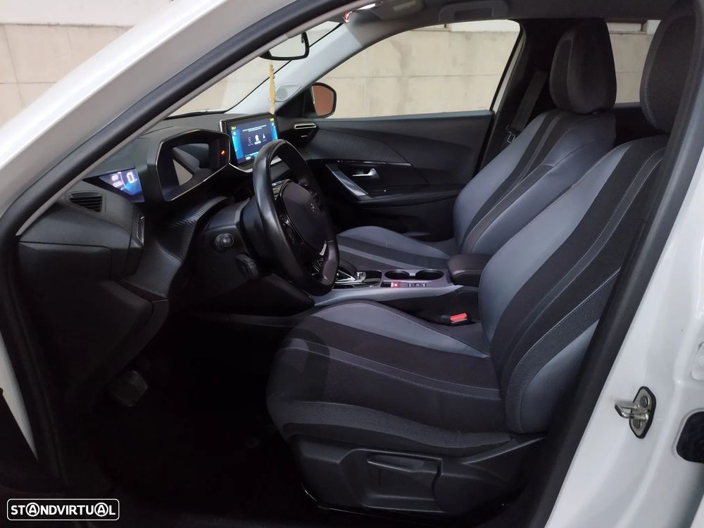 Peugeot e-2008 Allure - 6