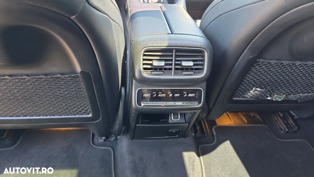 Mercedes-Benz GLE - 12