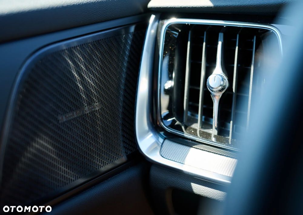 Volvo V60 B4 B Plus Dark - 21