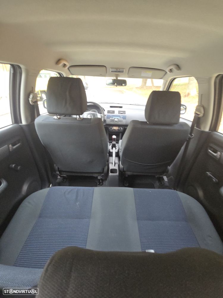 Suzuki Swift 1.3 DDiS GLX - 35