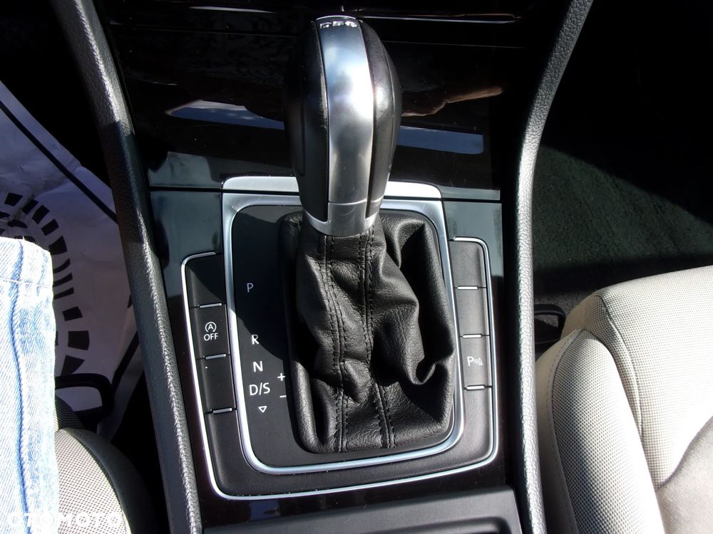 Volkswagen Golf Variant 1.4 TSI DSG Sound - 23