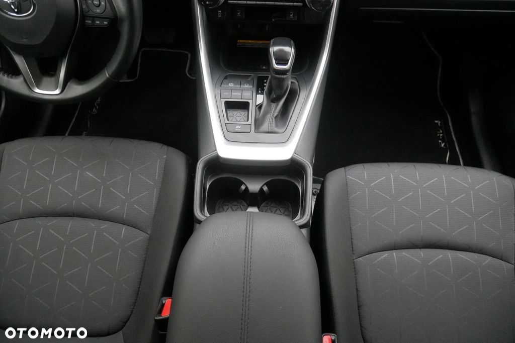 Toyota RAV4 - 11