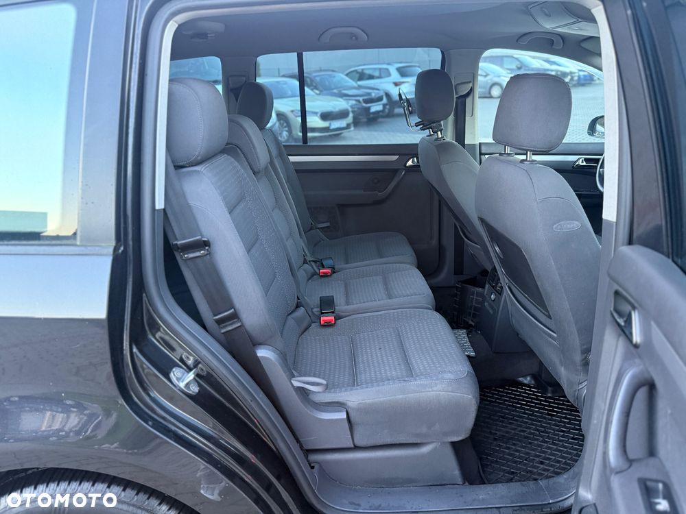 Volkswagen Touran 2.0 TDI DPF Highline - 17