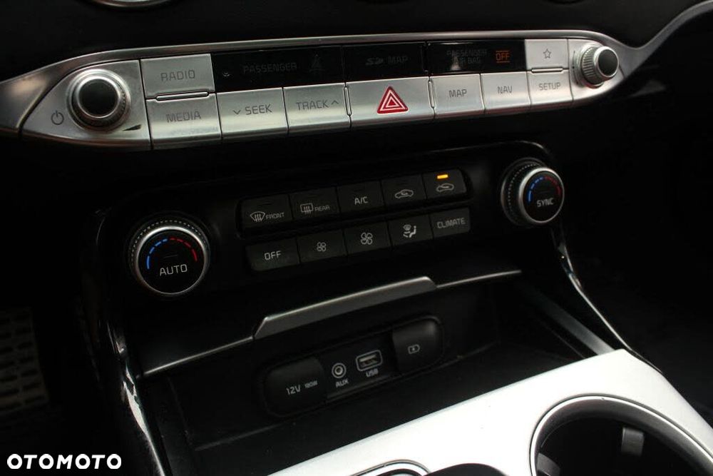 Kia Stinger 2.0 T-GDI GT Line - 28