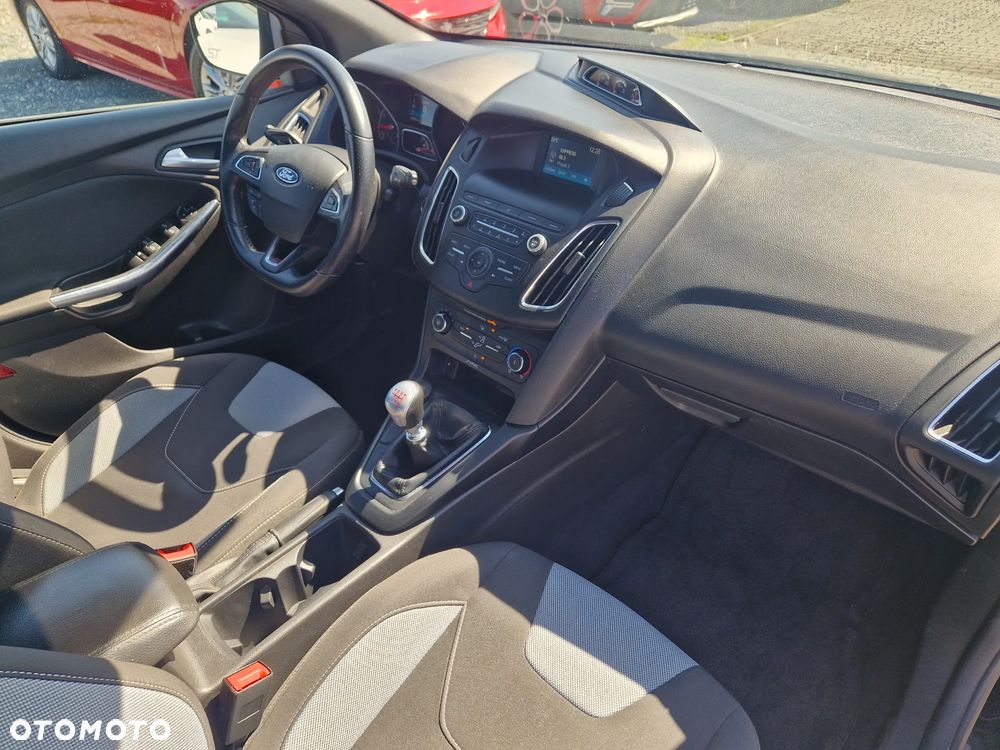 Ford Focus - 30