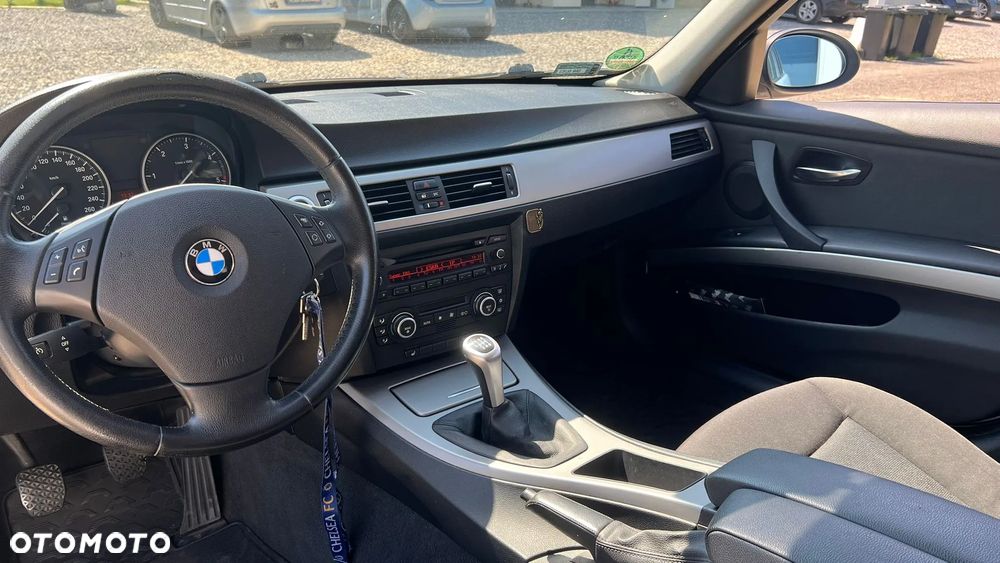 BMW Seria 3 318d - 8