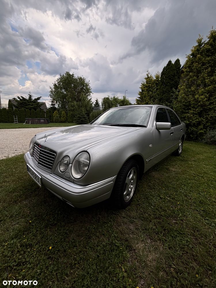 Mercedes-Benz Klasa E 320 T 4-Matic Avantgarde - 1