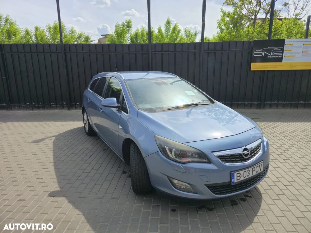 Opel Astra 1.4 Turbo ECOTEC Cosmo - 2
