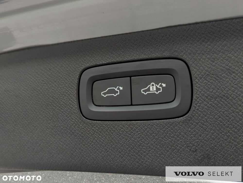Volvo XC 90 - 22