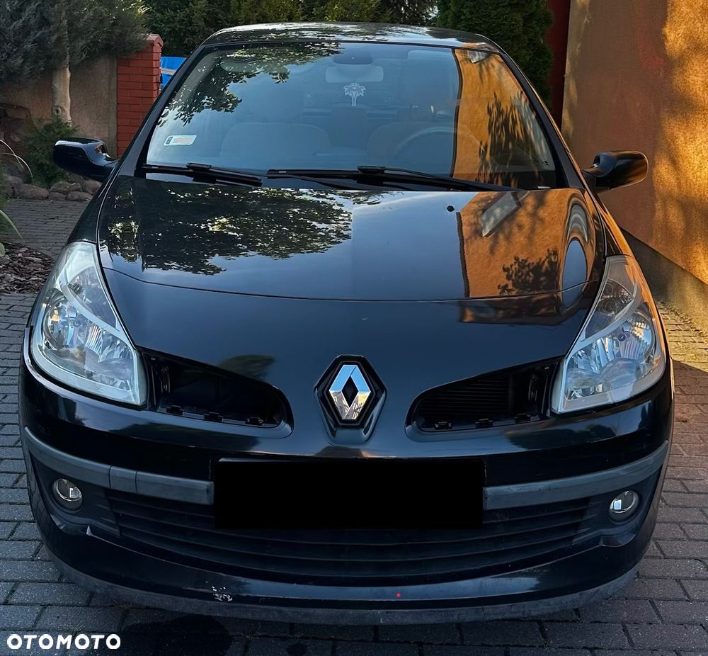 Renault Clio 2006 photo 2