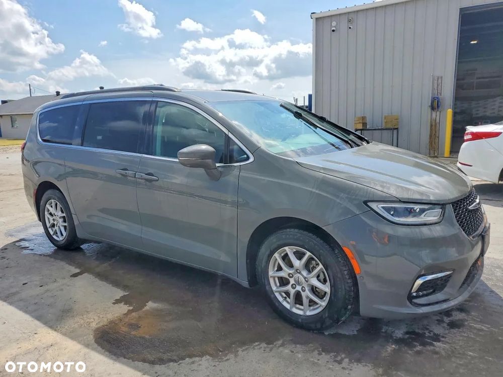 Chrysler Pacifica - 2