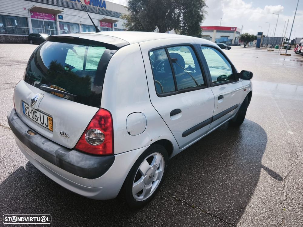 Renault Clio 1.2 16V Confort Authentique - 4