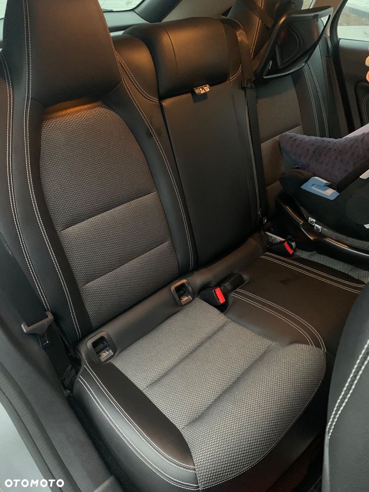 Mercedes-Benz CLA 200 (CDI) d - 24