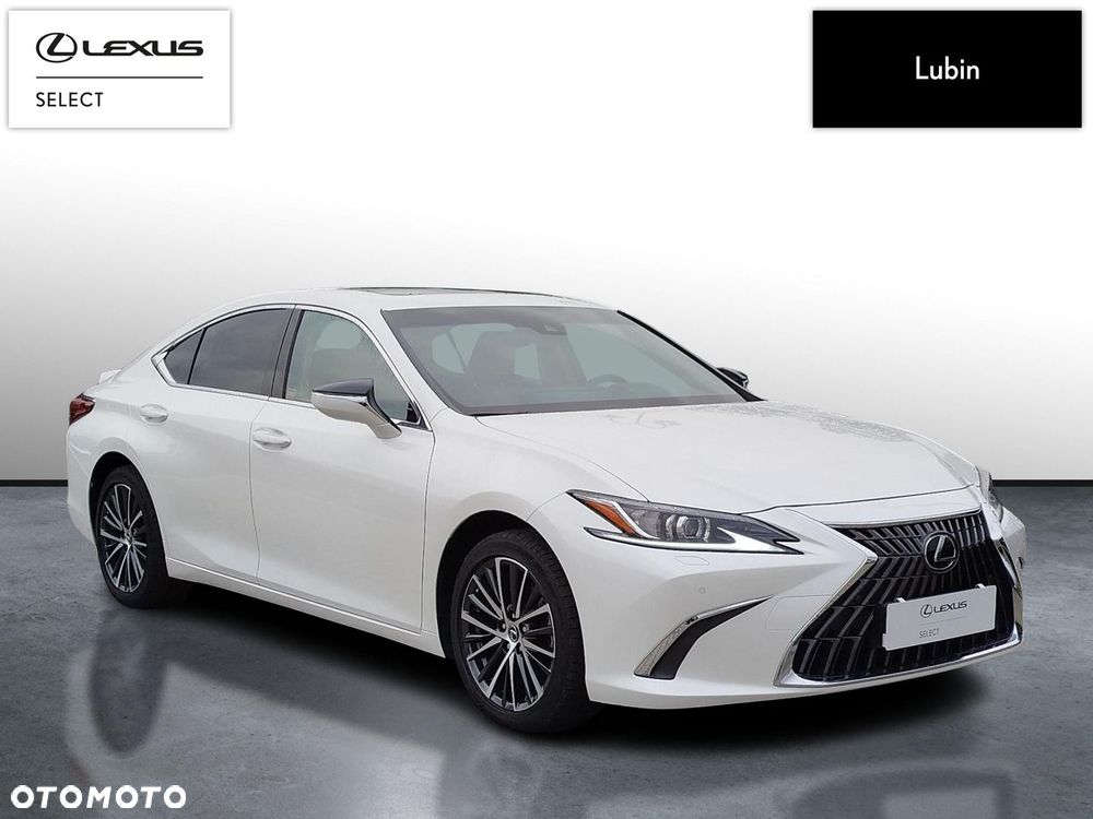 Lexus ES - 7