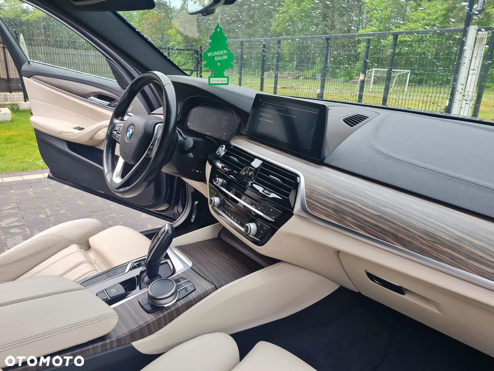 BMW Seria 5 520d Luxury Line - 7