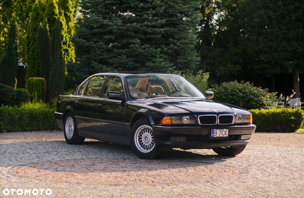 BMW Seria 7 740iL - 4