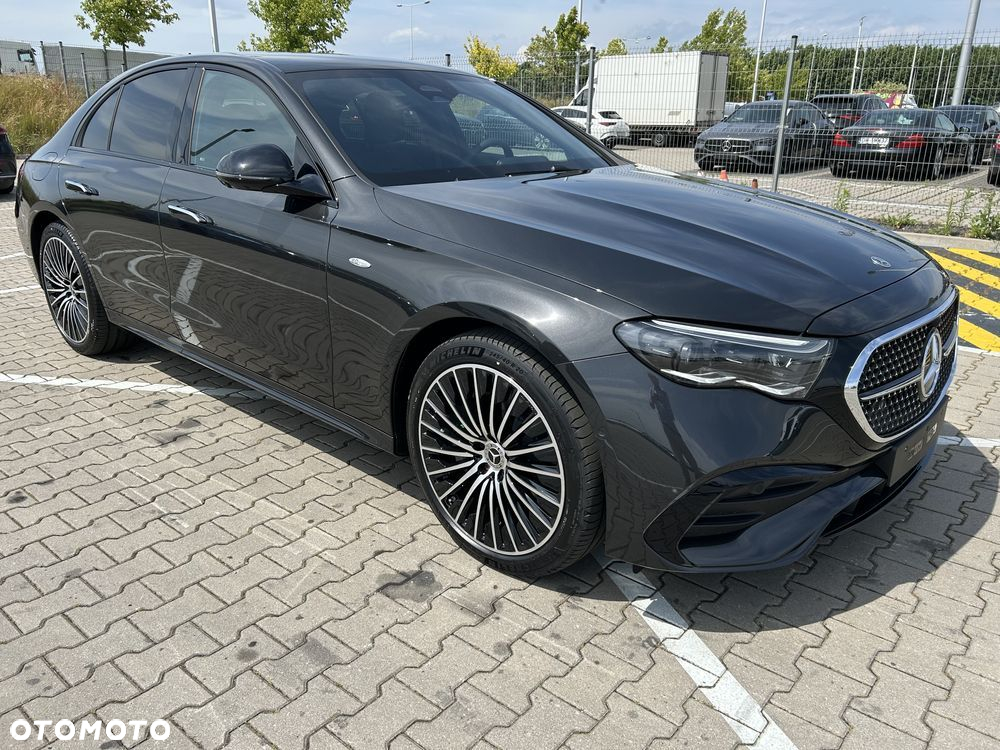 Mercedes-Benz Klasa E 300 PHEV 4-Matic AMG 9G-Tronic - 3